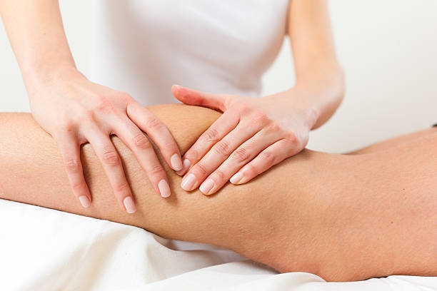 Le massage lymphatique du visage stimule la circulation de la lymphe. Ensuite, il aide à éliminer les toxines accumulées