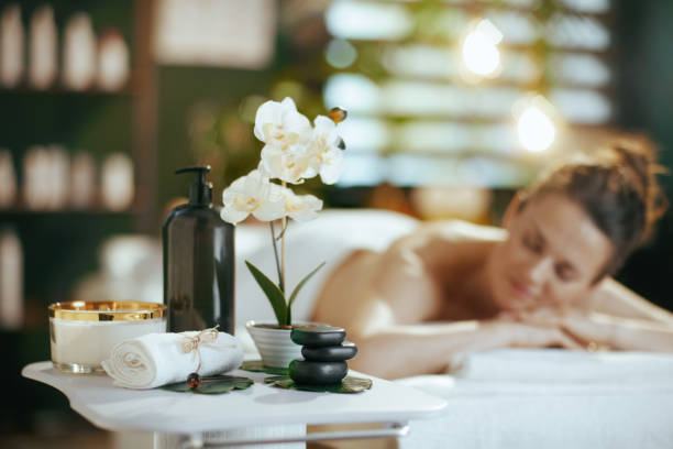 Tout d’abord, il faut bien saisir ce qu’est un massage anti-âge. En effet, ce type de massage vise à tonifier la peau. De plus,