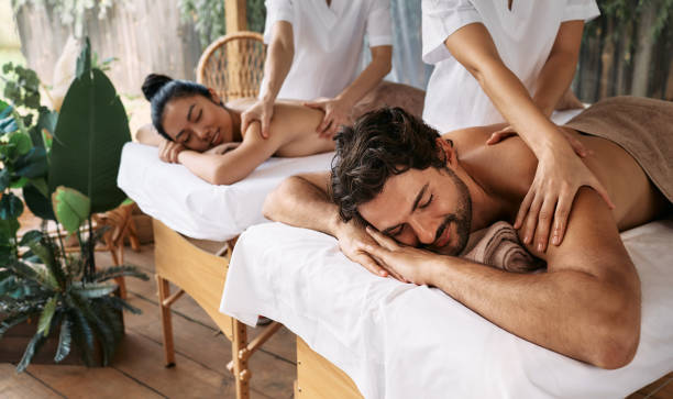 Un massage du cuir chevelu peut sembler risqué lorsqu’il est sensible ou irrité. Pourtant, avec les bons gestes, il est souvent bénéfique.
